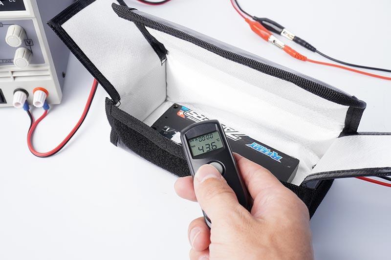 Koswork RC LiPo battery safety bag KOS32296, black and white, thermal measurement test