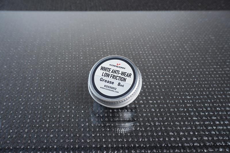 Koswork white anti-wear low friction grease KOS50012 for RC car accessories, 8ml jar, silver lid